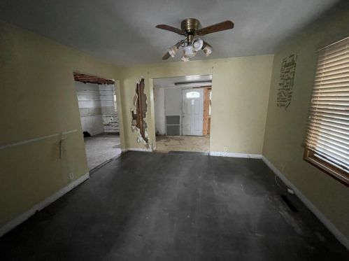 407 Spruce St, Dowagiac MI 49047-1034 exterior