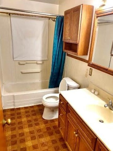 4823 20th St, Milwaukee WI  53221-2810 exterior