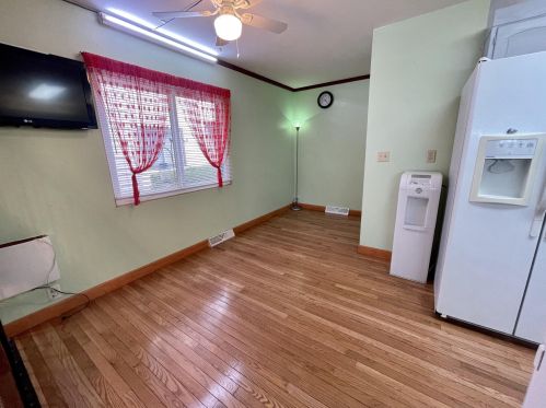 8941 70, Milwaukee WI 53223-2151 exterior