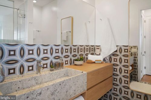 1329 10 St, Washington DC 20002-3718 exterior