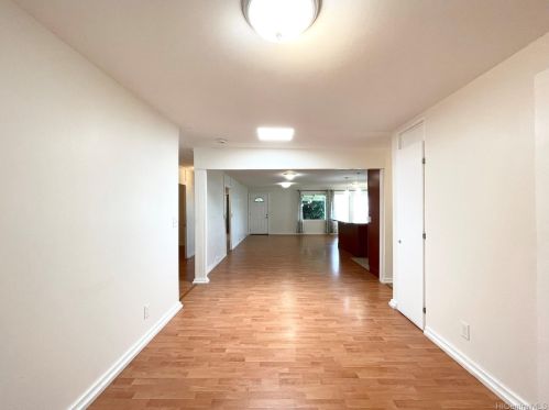 1601 Kealia Dr, Honolulu HI 96817-2077 exterior