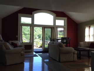 9 Pinecliff Lake Dr, West Milford Lakes NJ  07480-4838 exterior