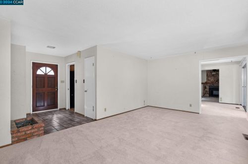 80 Oakvue Rd, Concord, CA 94523-3612