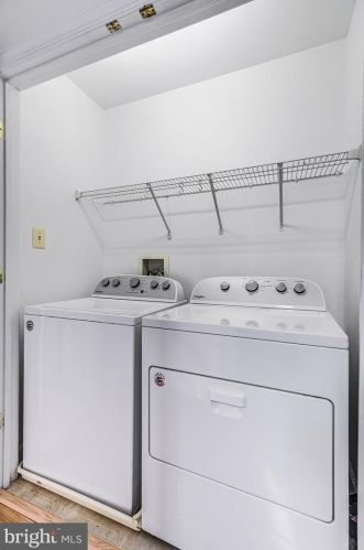 213 Creek Valley Ln, Rockville MD  20850-5603 exterior