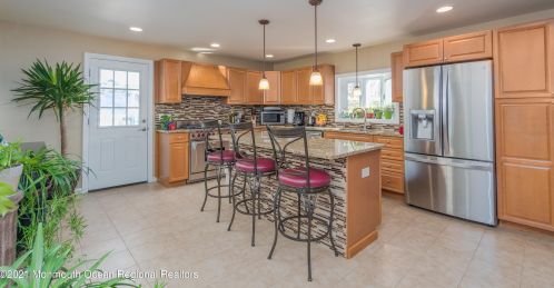 1849 Paterson St, Rahway NJ 07065-5211 exterior