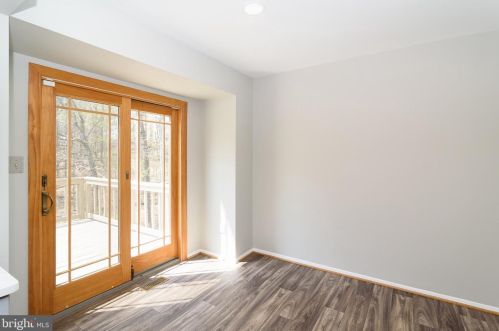 8016 Branch Wood Ct, Ellicott MD 21043-6937 exterior