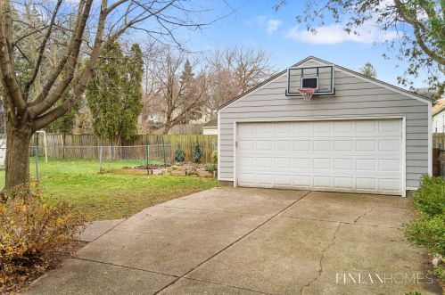 1040 Innes St, Grand Rapids MI 49503-3660 exterior