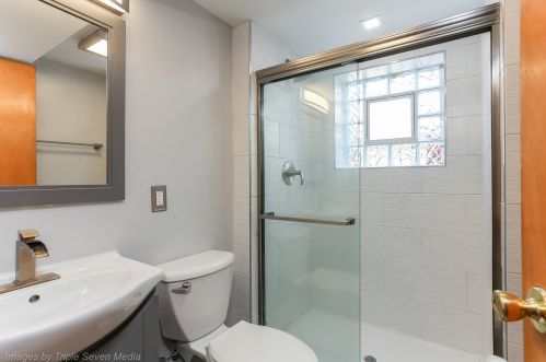 9129 Trumbull Ave, Chicago IL 60655-2507 exterior