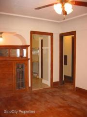 3449 Oakland Ave, Milwaukee WI  53211-2824 exterior