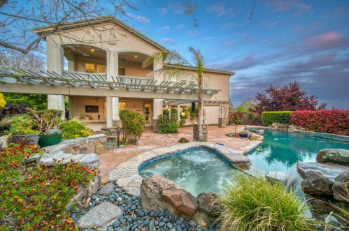 1380 Souza Dr, Folsom CA  95762-7561 exterior