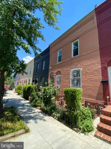 1244 Carrollsburg Pl, Washington DC  20024-4108 exterior