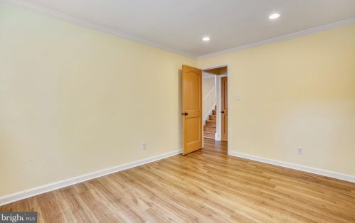 2232 Candlewood Dr, Alexandria VA 22308-1507 exterior