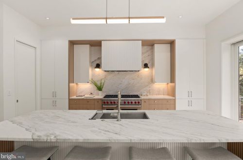 2838 Chesterfield Pl, Washington DC  20008-1015 exterior