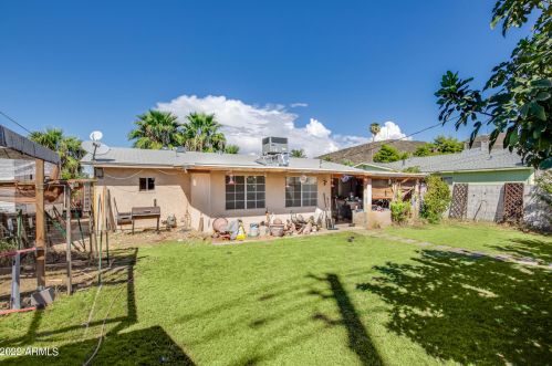 2045 Cholla St, Phoenix AZ 85029-3820 exterior