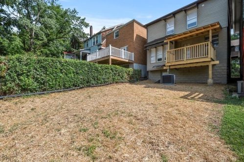 511 Shelbourne Ave, Pittsburgh PA 15221-2617 exterior