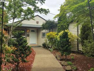 6505 Woodstock Blvd, Portland OR  97206-6654 exterior