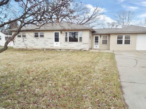 23405 Harrellson St, Macomb Township, MI