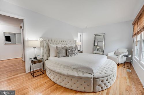 6386 Patience Ct, Alexandria VA 22315-3426 exterior