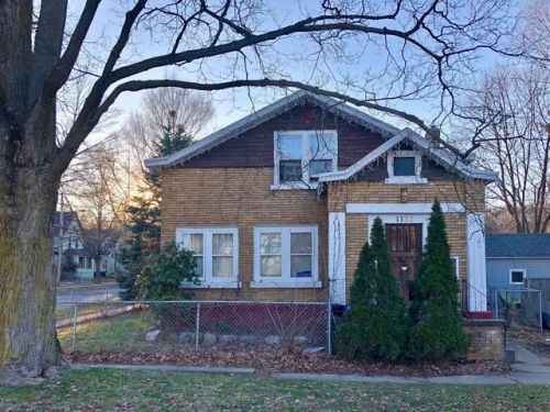 1322 Oak St, Kalamazoo, MI 49008-1345