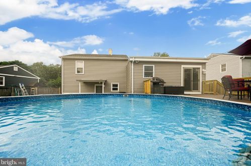 705 Mayo Rd, Glen Burnie MD 21061-4660 exterior