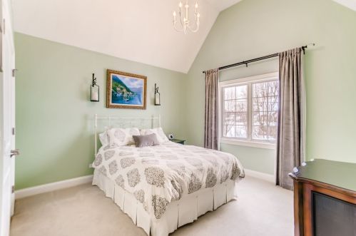 252 Grantley Ave, Elmhurst IL 60126-2237 exterior