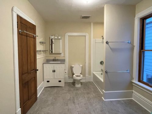 2209 3 St, Duluth MN 55805-1856 exterior