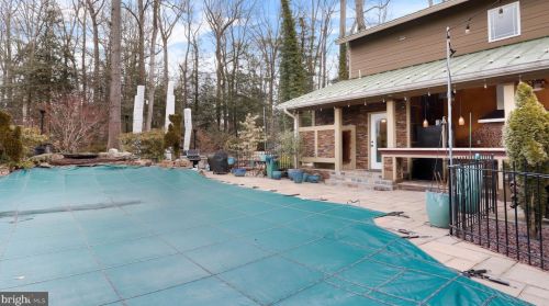 4512 Dolphin Ln, Alexandria VA 22309-3110 exterior