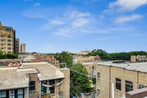 1114 Pratt Blvd, Chicago IL 60626-4421 exterior