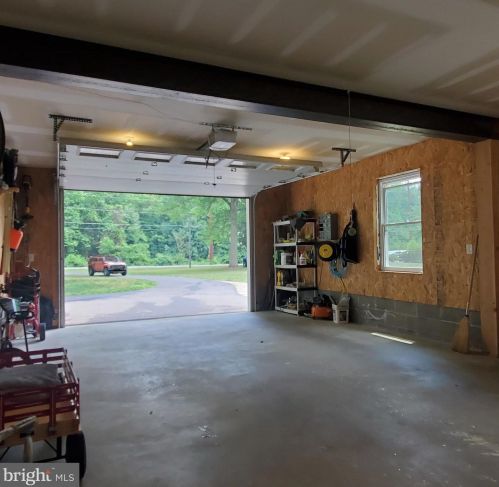 295 Fenwick Rd, Pilesgrove NJ exterior