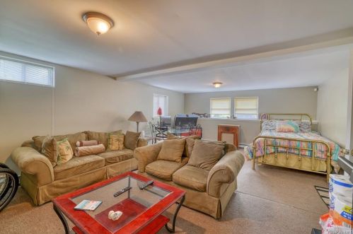 38 Sedgewick Rd, Poughkeepsie NY 12603-6300 exterior