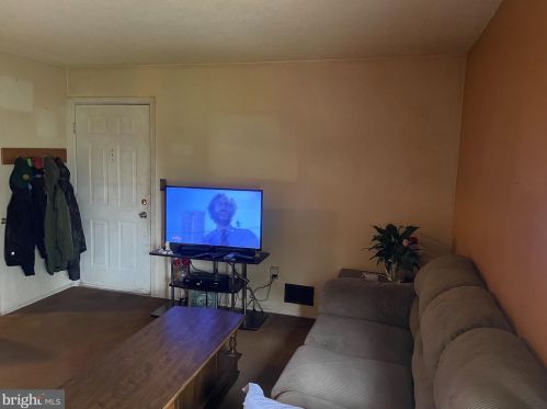 58 Lehavre Ct, Trenton, NJ 08619-4724