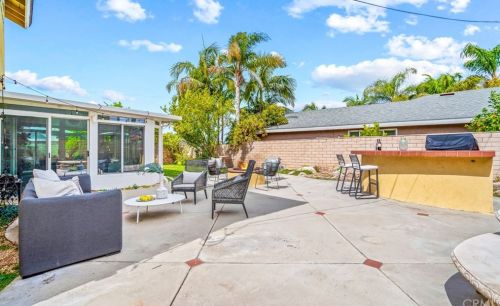 1871 Bryan Ave, Tustin CA 92780-4703 exterior