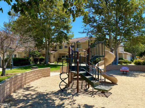 2023 Blackberry Cir, Oxnard CA 93036-9066 exterior