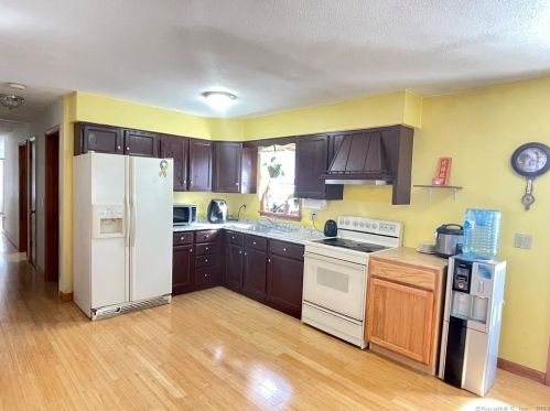 93 Barton St, Torrington CT 06790-5616 exterior