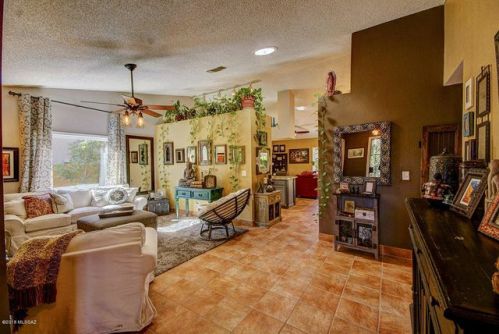5048 Bluejay St, Tucson, AZ 85742-9482