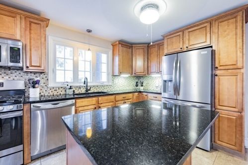 103 Birchwood Ave, Springfield MA  01106-1107 exterior