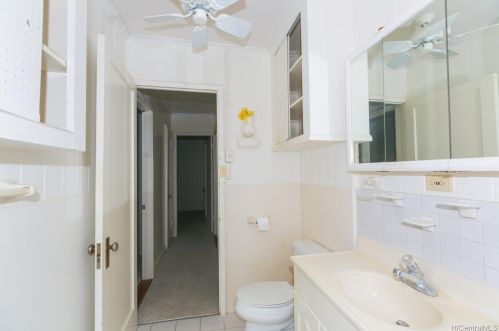 316 Elelupe Rd, Honolulu HI 96821-2211 exterior