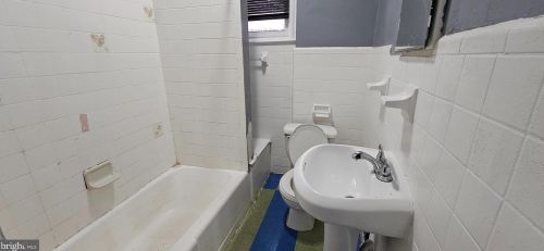 218 Edgewood St, Philadelphia PA 19139-2351 exterior