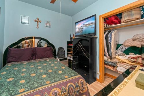 2720 Karlov Ave, Chicago IL 60652-3121 exterior