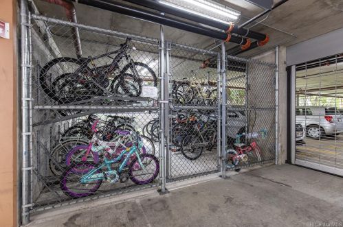 1810 Kaioo Dr, Honolulu HI  96815 exterior