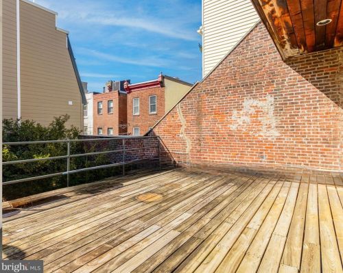 730 Bainbridge St, Philadelphia PA 19146-1807 exterior