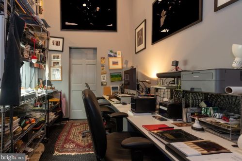 829 Catharine St, Philadelphia PA 19147-2716 exterior