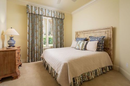 2943 Bellflower Ln, Naples FL 34105-3005 exterior