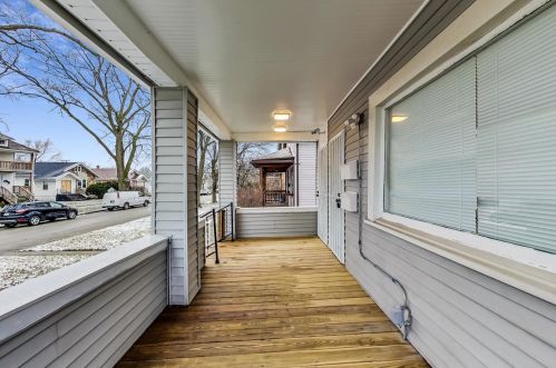 245 13 Ave, Broadview IL 60153-1407 exterior