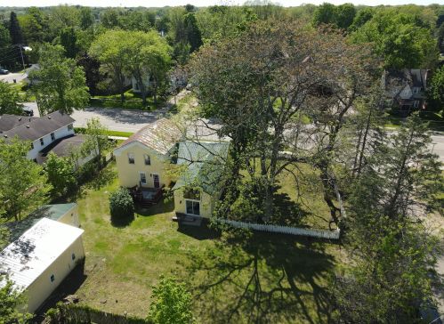 514 Kalamazoo St, Paw Paw MI 49079-1130 exterior