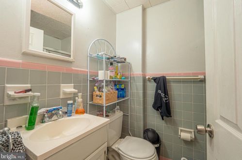 145 Isabel Ave, Manor PA 19036-1407 exterior