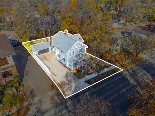 604 University Dr, Rochester MI 48307-1850 exterior