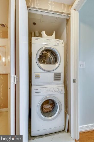 5809 Nicholson Ln, Rockville MD  20852-5740 exterior