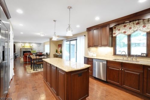 1 Tall Timber Dr, Morristown NJ 07960-2614 exterior