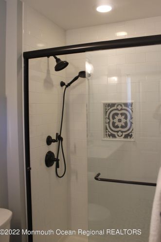 52 4 Winds Dr, Middletown NJ 07748-3141 exterior